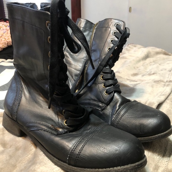 Shoes. Booties most size 8 1/2 or 9. Rarely worn. - Picture 5 of 11